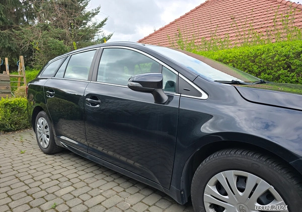 Toyota Avensis cena 49000 przebieg: 138092, rok produkcji 2015 z Żarów małe 407